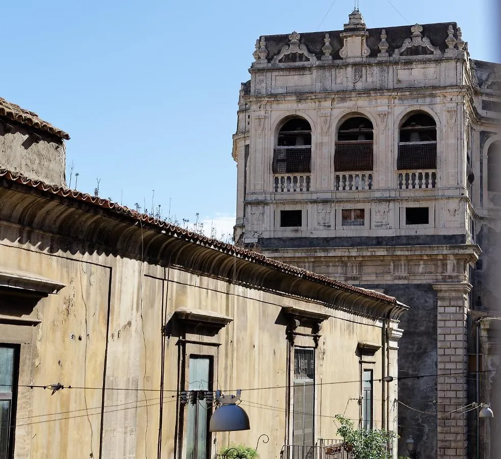 La Porta Di Mezzo Apartment Catania