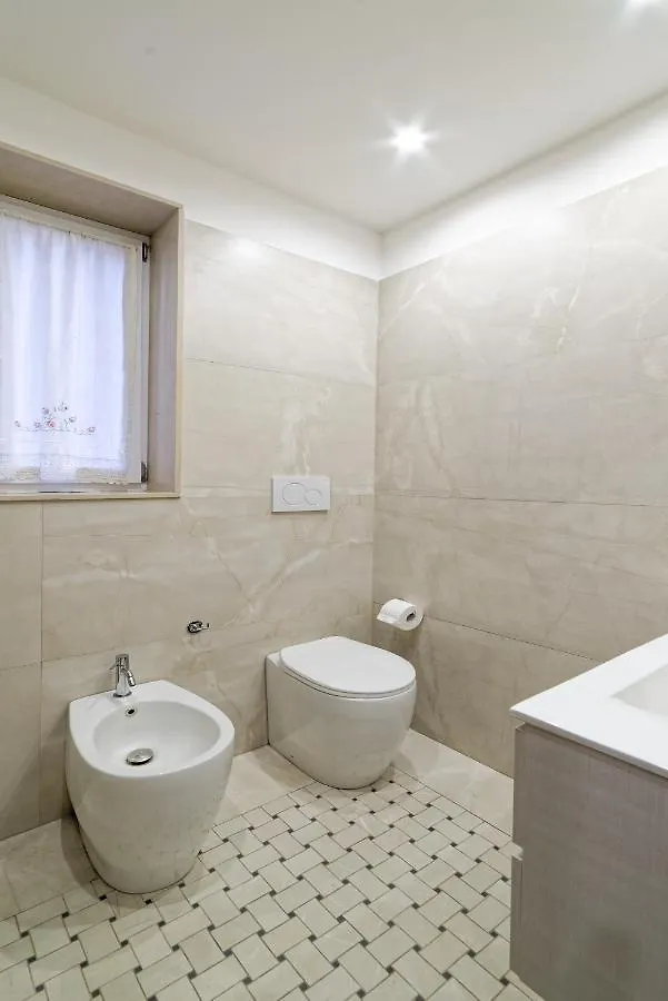 La Porta Di Mezzo Apartment Catania